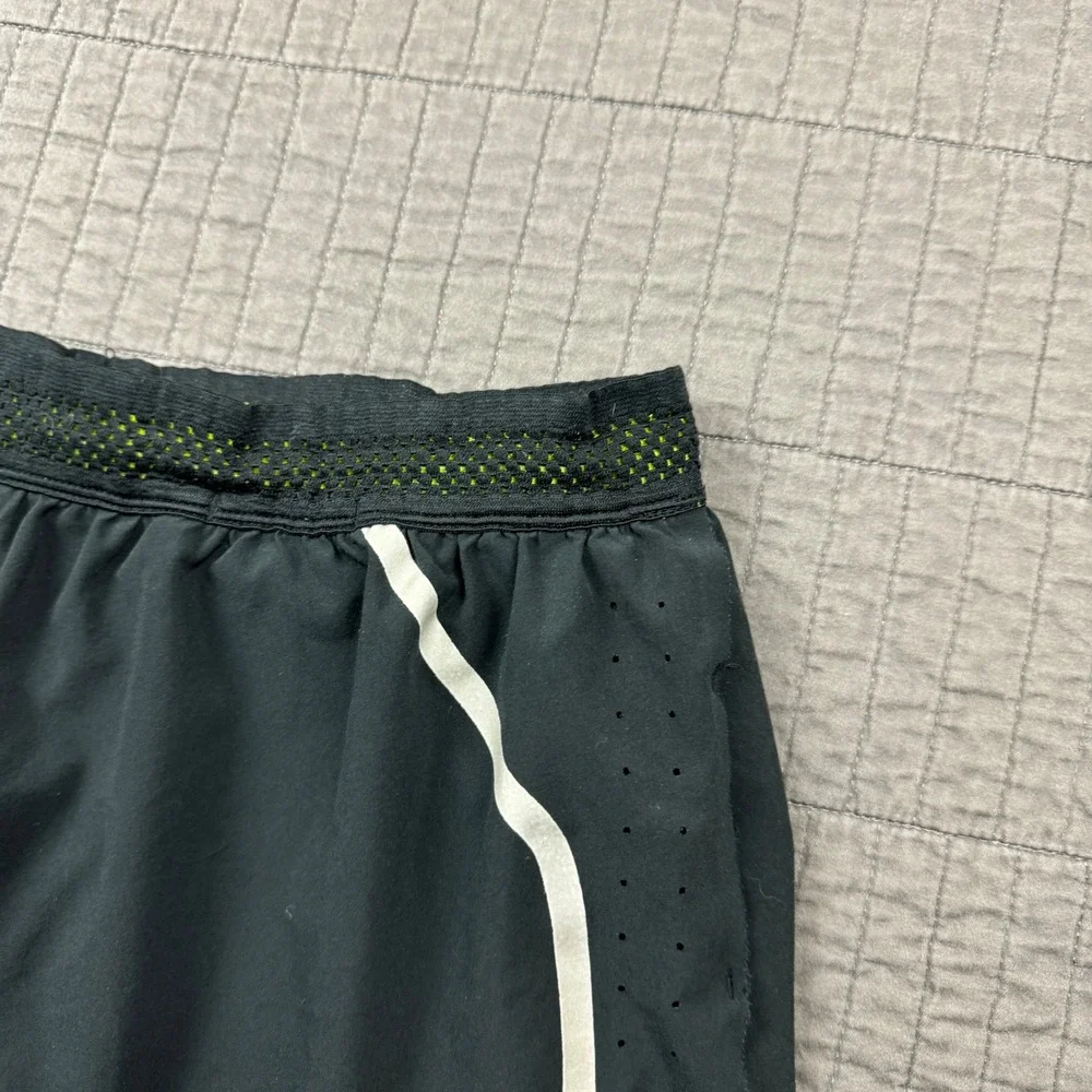 Nike Dri-FIT Womens Small Running Shorts Black Zipper Pocket Athletic Active